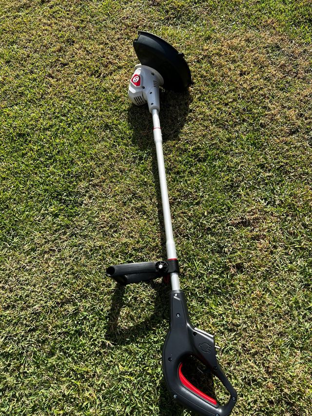 Cortabordes césped Sterwins y carrete de hilo