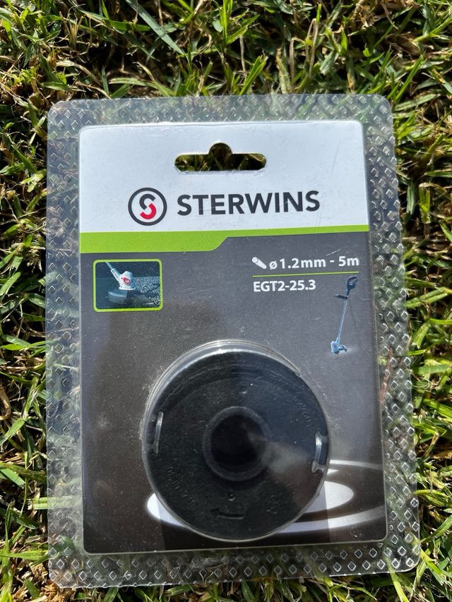Cortabordes césped Sterwins y carrete de hilo