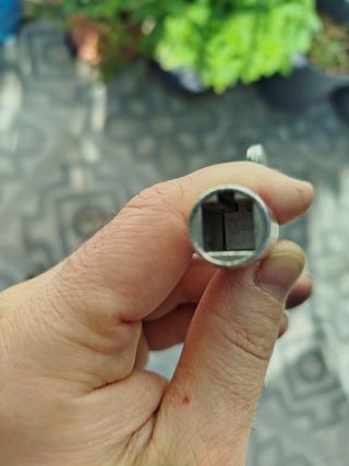 Llave contador agua T cierre seguridad