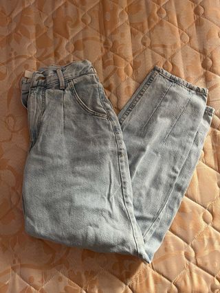 Vaqueros Balloon Bershka Talla 34