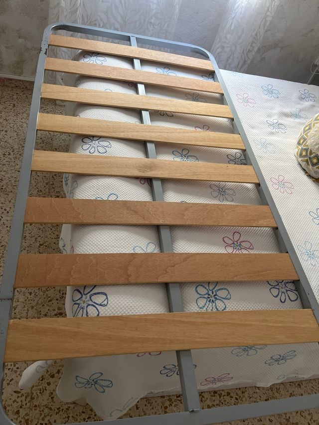 Somier de madera y metal