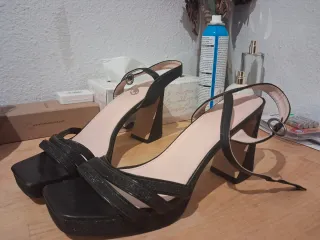 Tacones negros para evento