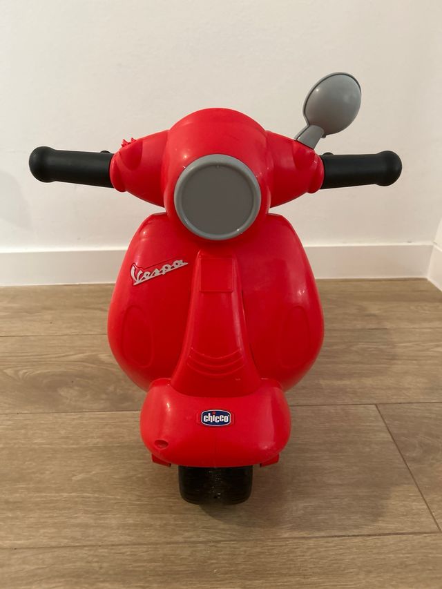 Moto Vespa Roja Juguete Chicco