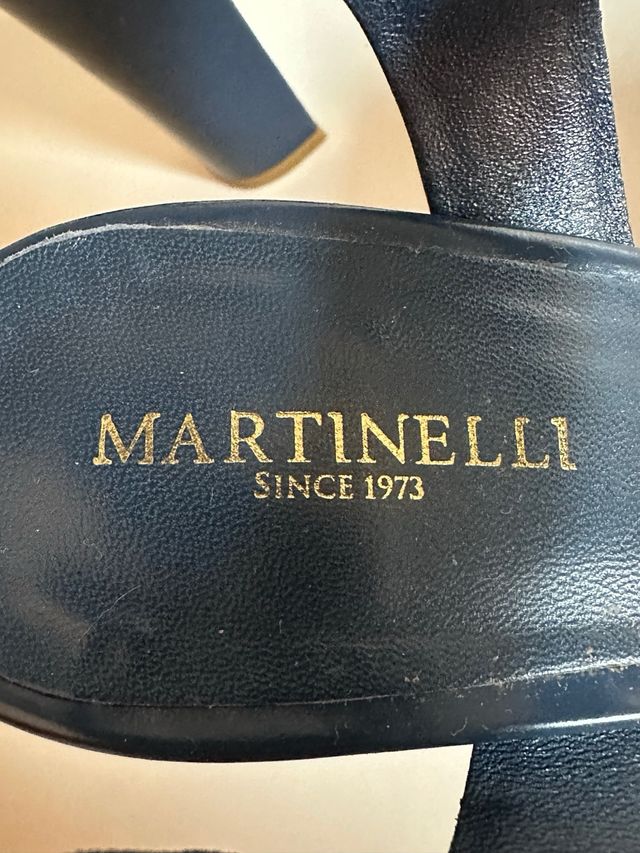 Sandalias tacón Martinelli azul y dorado