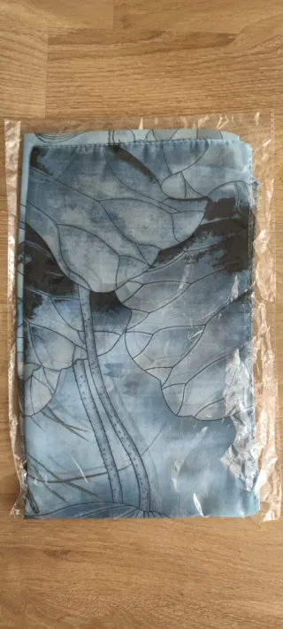 Pañuelo de cuello precintado