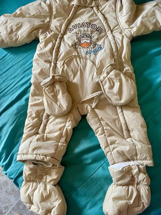 Buzo invierno bebé con manoplas -patucos de CHICCO