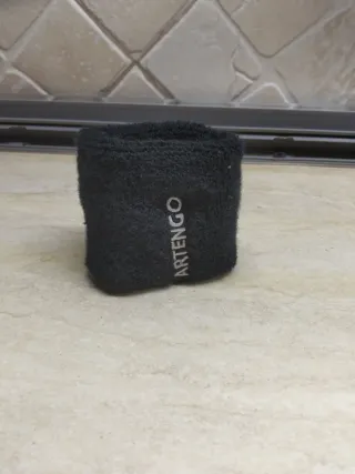 Fascia polso Artengo nera