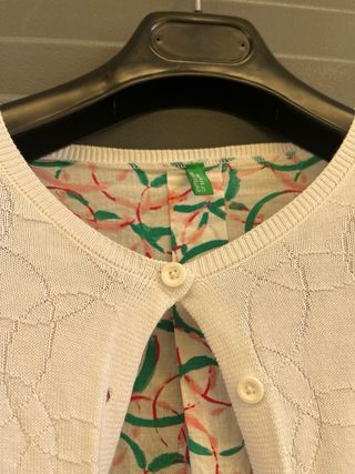 Cardigan Benetton bianco con fantasia