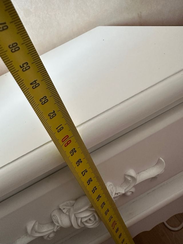 2 comodini bianchi con cassetto