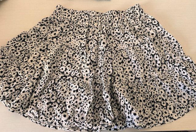 Falda corta estampada floral