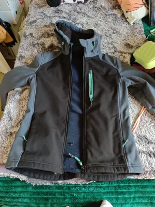 Cazadora mujer negra y gris