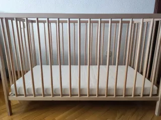 Cuna de bebé + Colchón IKEA