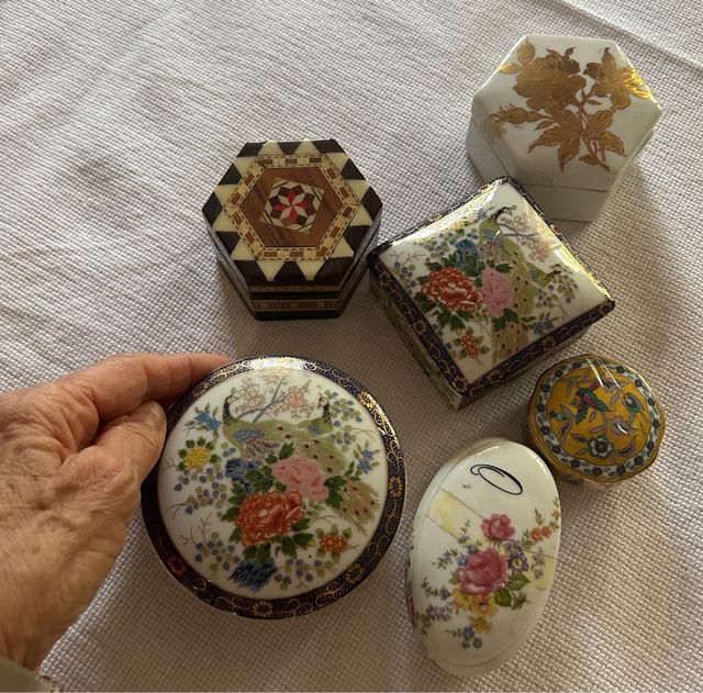 Lote 6 cajitas porcelana y madera