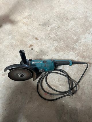 Radial Makita GA9020R