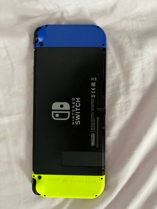 Nintendo Switch Azul y Amarillo negociable