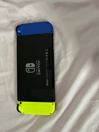 Nintendo Switch Azul y Amarillo negociable
