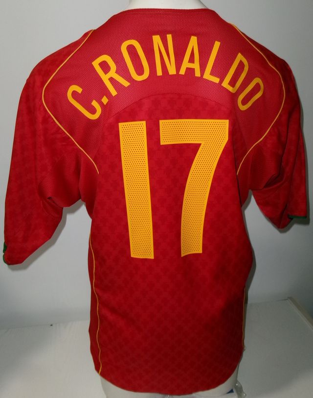 CR17 equipación Nike Total 90 Portugal