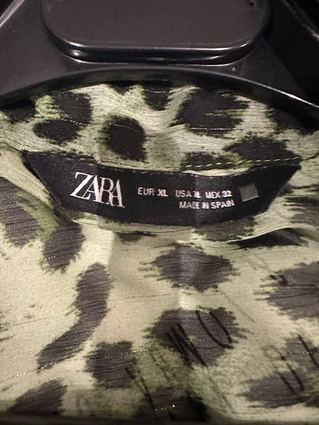 Blusa verde estampado leopardo