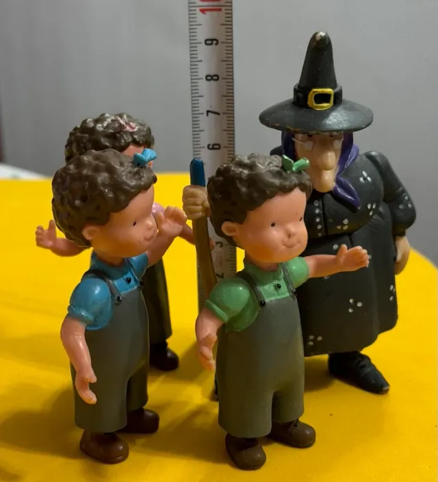 Figura PVC Tres Bessones Anna Teresa Helena Bruixa