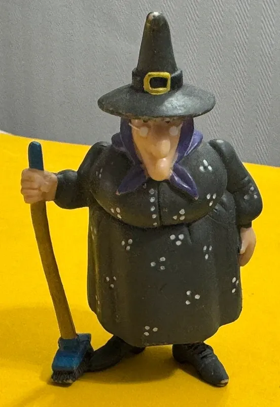 Figura PVC Tres Bessones Anna Teresa Helena Bruixa