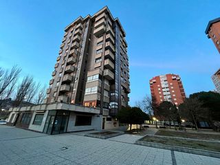 Local comercial en venta en Huerta del Rey en Valladolid