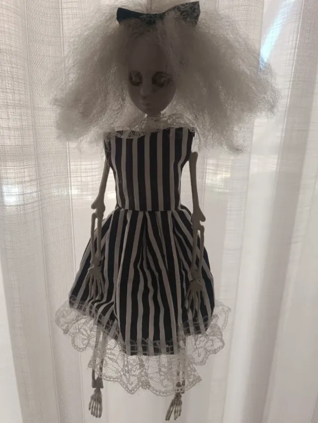 Muñeca esqueleto estilo gótico