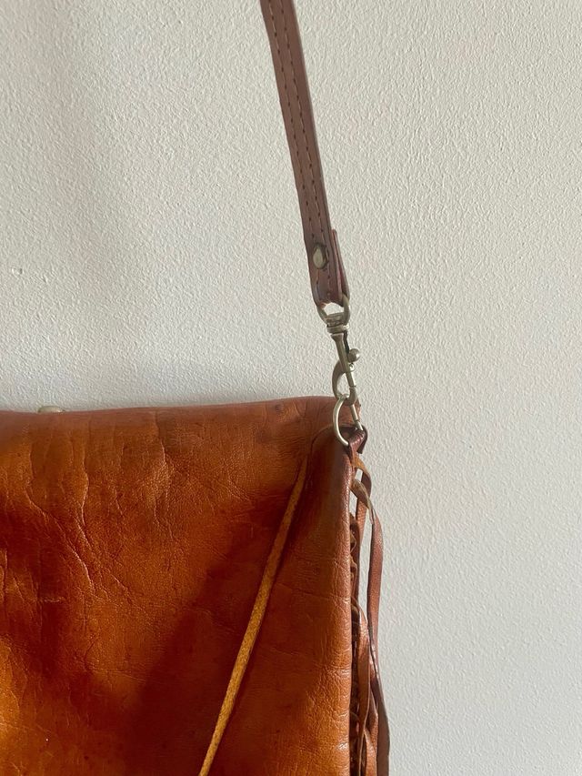 Bolso bandolera vintage cuero flecos