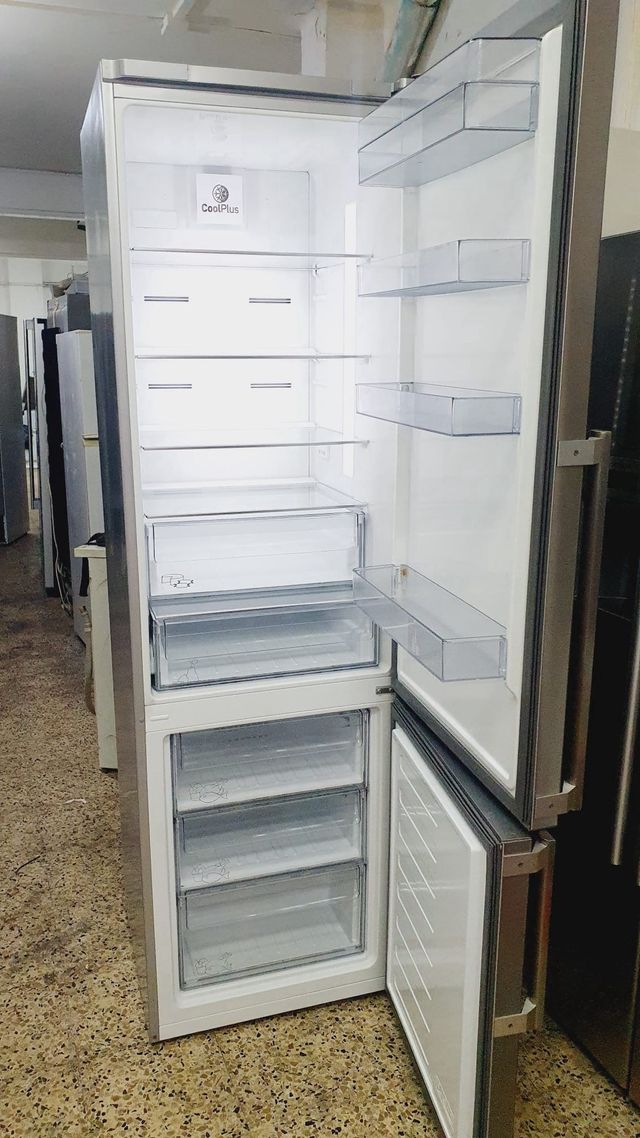 Frigorifero Grundig No Frost 2m x 60cm Classe A+++