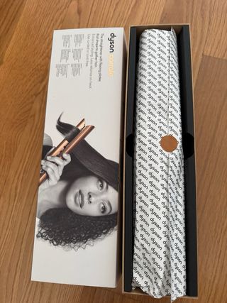 Plancha Dyson Corrale Negra y Dorada