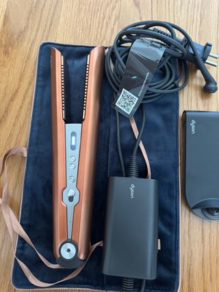 Plancha Dyson Corrale Negra y Dorada