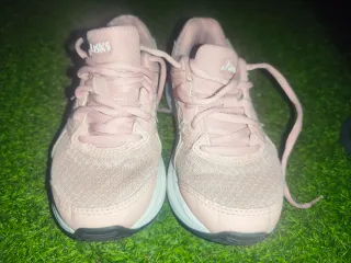 Deportivas ASICS rosas talla 33