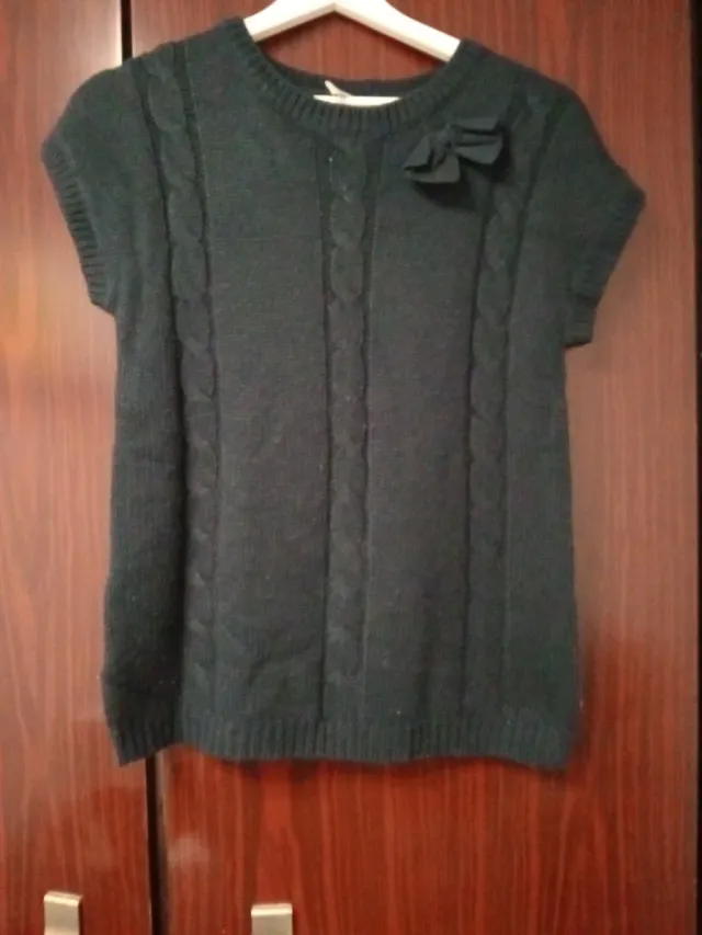 Chaleco azul marino con trenzas y lazo