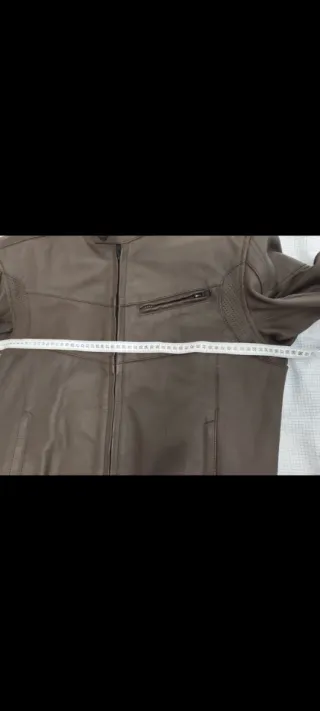 Chaqueta de cuero marrón para moto