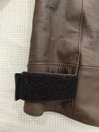 Chaqueta de cuero marrón para moto