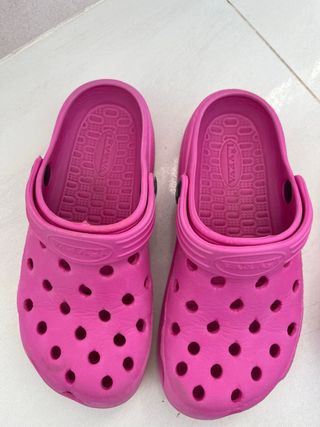 Sandalias niña Crocs rosa talla 33-34 zuecos