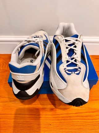 Zapatillas Adidas Azul y Blanco