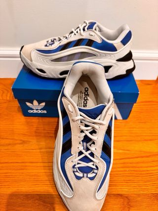 Zapatillas Adidas Azul y Blanco