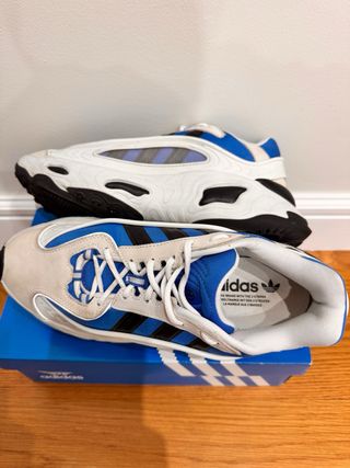 Zapatillas Adidas Azul y Blanco