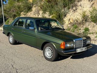 Mercedes-Benz Clase E 1981