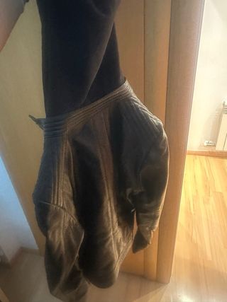 Chaqueta de cuero negra