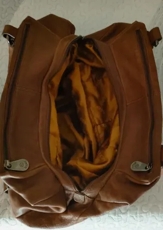 Bolso de piel marrón