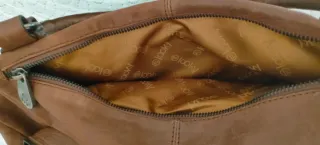 Bolso de piel marrón
