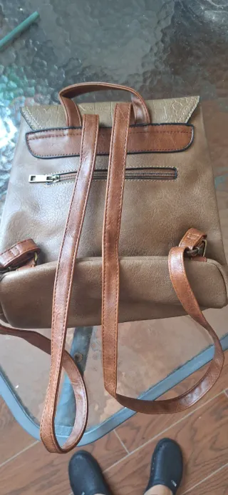 Bolso Mochila Beige y Marrón