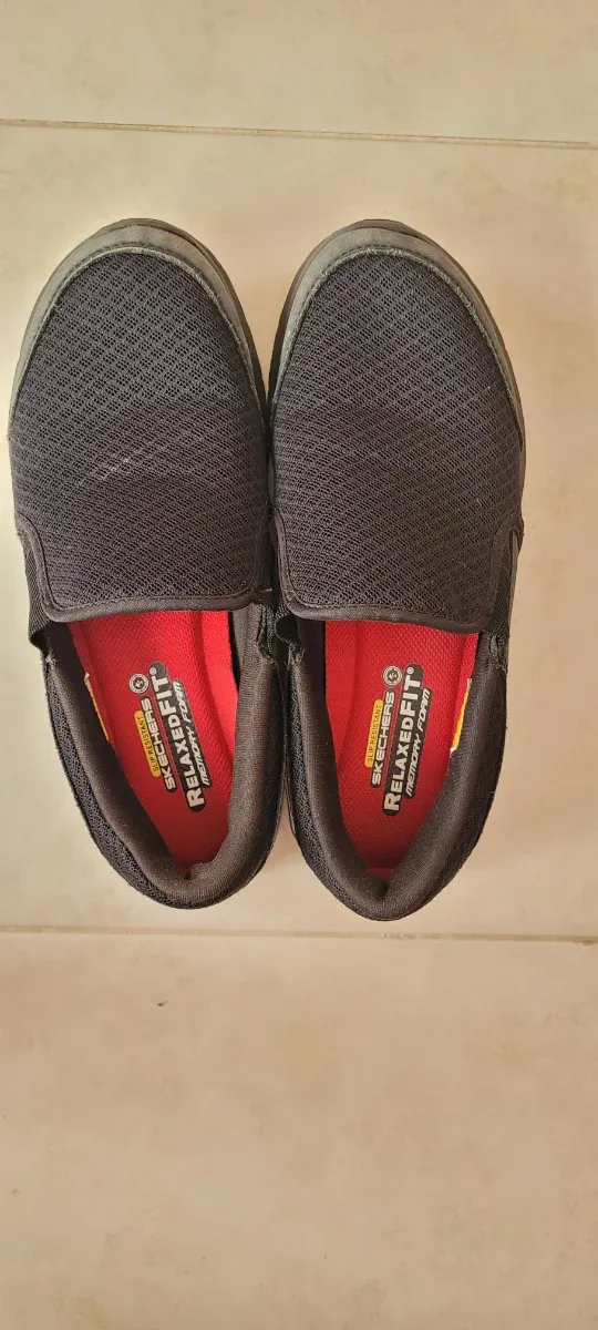 Skechers Antideslizantes Negros
