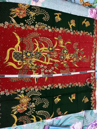 Foulard Batik Grande Verde y Rojo oro