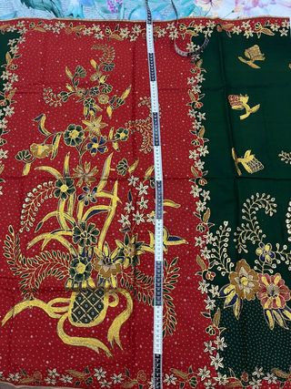 Foulard Batik Grande Verde y Rojo oro