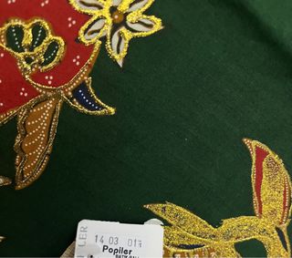 Foulard Batik Grande Verde y Rojo oro