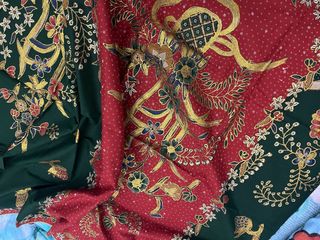 Foulard Batik Grande Verde y Rojo oro