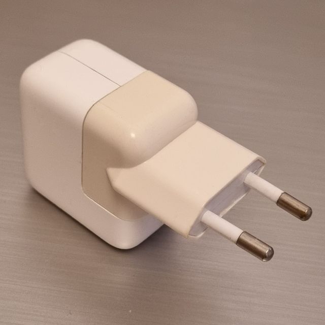 Adaptador Apple 12W USB-A 100% Original Solo Cubo