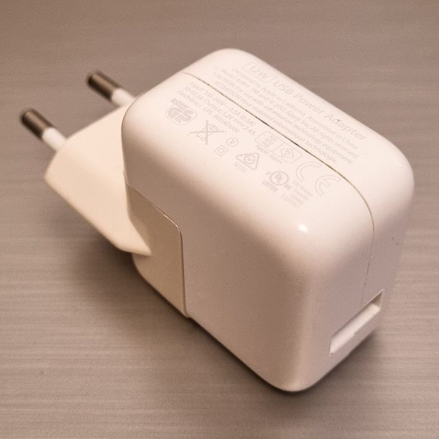 Adaptador Apple 12W USB-A 100% Original Solo Cubo